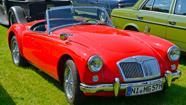 conducir un coche clasico