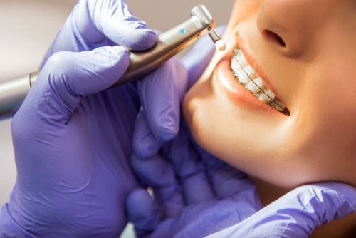 recibir tratamiento de ortodoncia