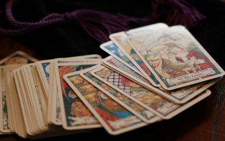 Oraciones en el tarot