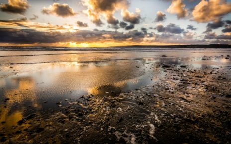 Playa en el atardecer