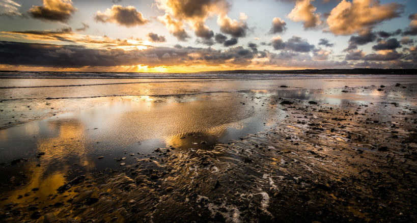 Playa en el atardecer