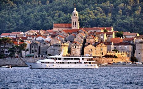 12 playas para conocer en Croacia en un yate