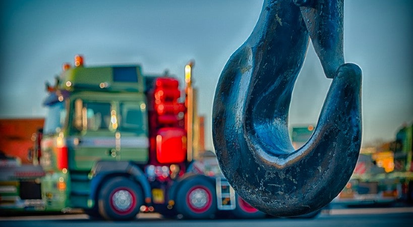 Servicios de un camión grúa autocargante